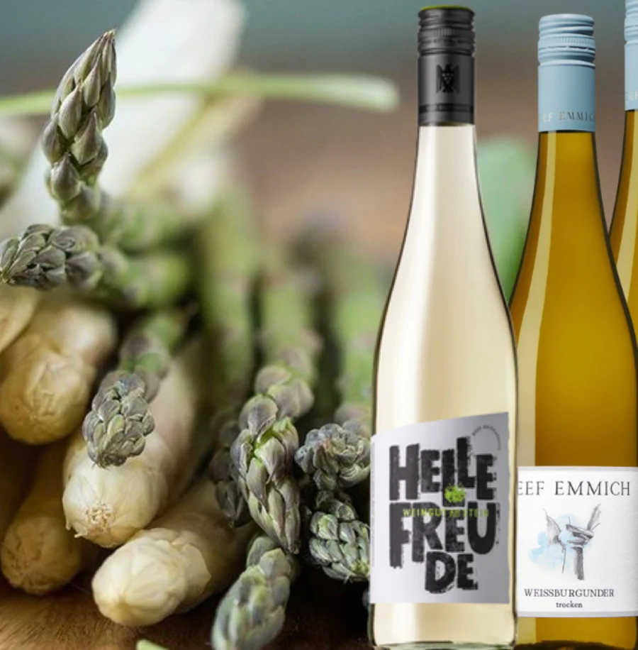 Weinflasche vor Spargel im aktuellen Newsletter| Pachmayr im Verbund Drinkport